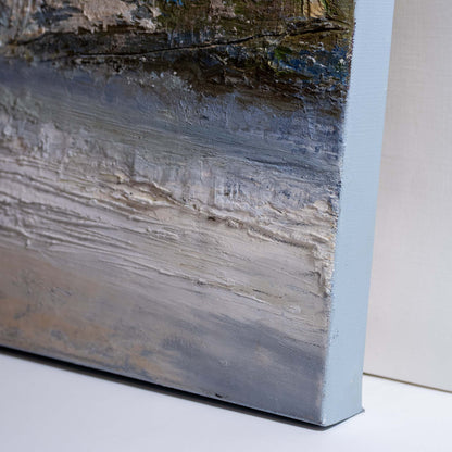 close up of right hand corner  showing highly textured rich colours