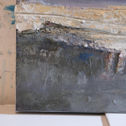 close up of right hand side corner of canvas with texture